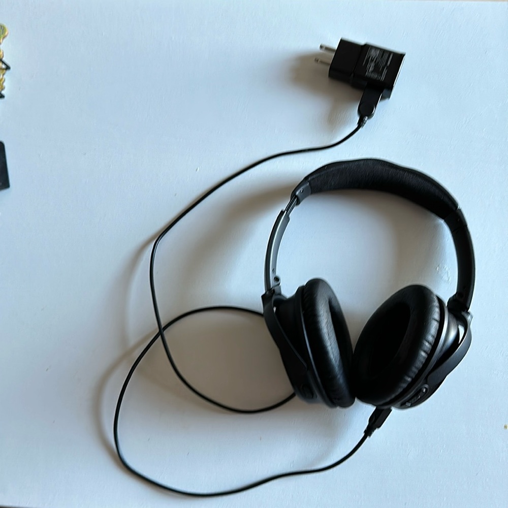 Bose Quiet Comfort 35 Headsets